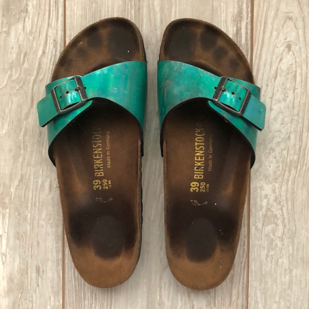 ♠️BIRKENSTOCK Metallic Green Buckle Slides